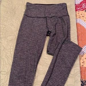 Lululemon Mid Rise Black and White Wunder Unders
